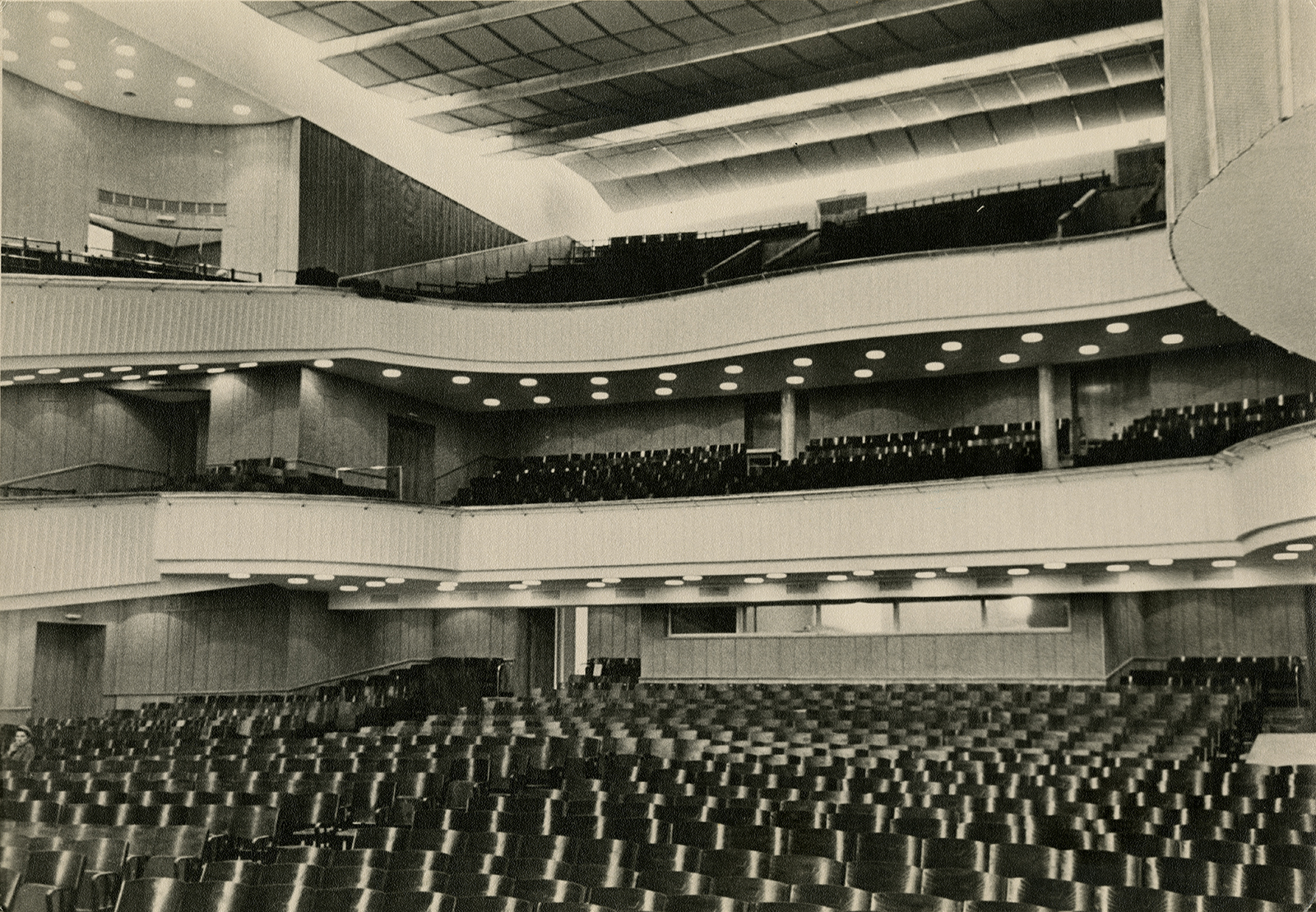 Большой зал имени А. Г. Рубинштейна Ленинградской консерватории (Оперная студия). Середина 1960-х