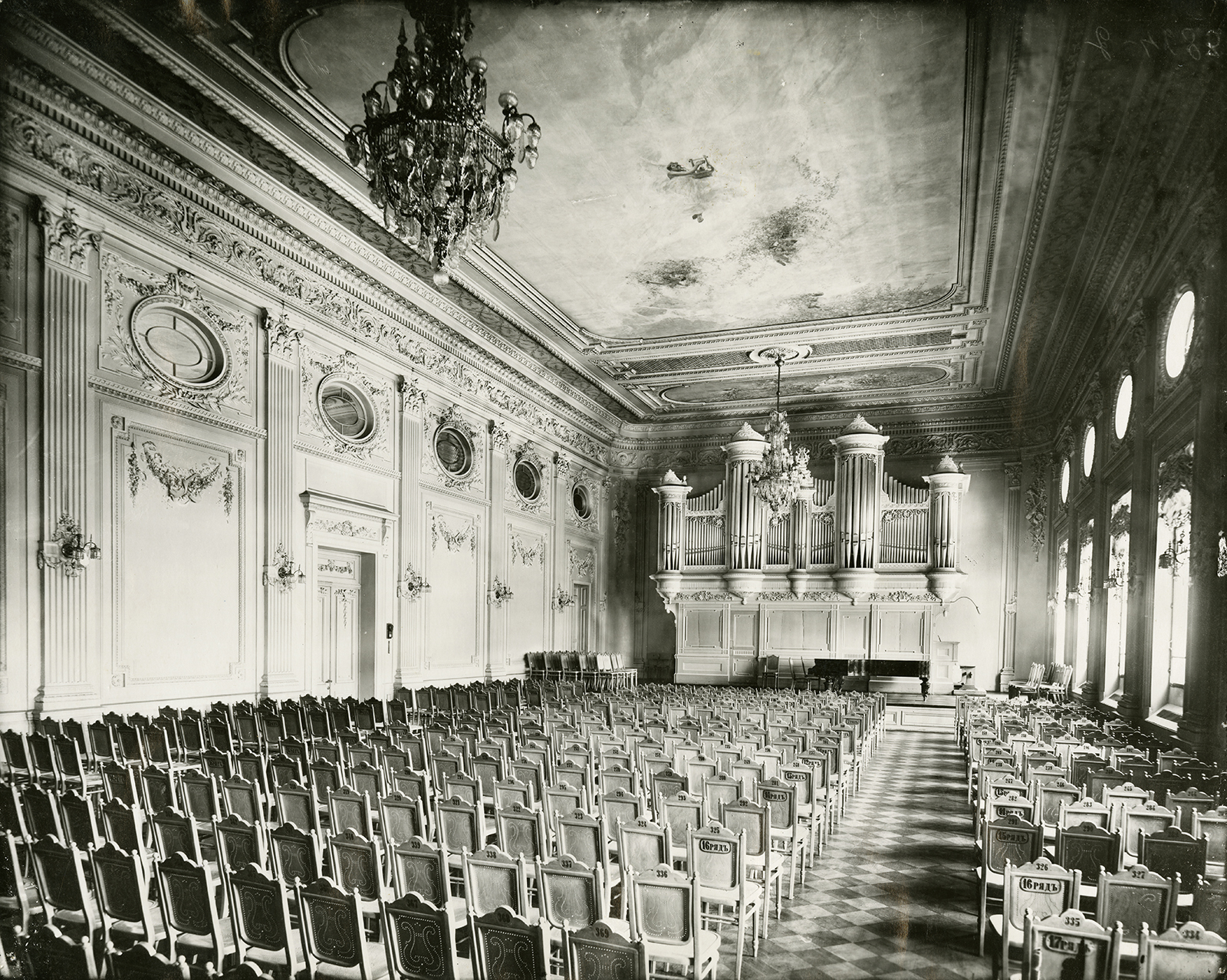 Орган фирмы "Э. Ф. Валькер" в Зале квартетных собраний (Малый зал) Санкт-Петербургской консерватории. 1897